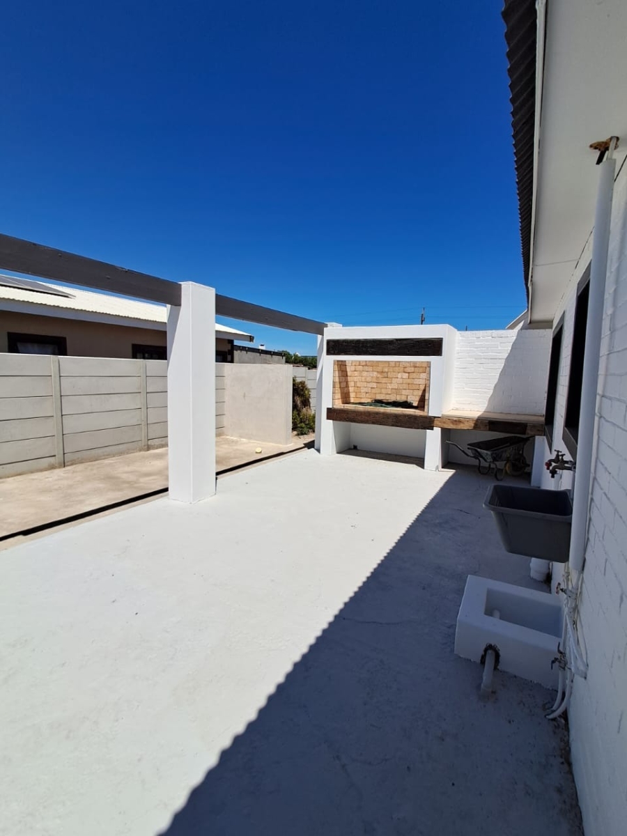 2 Bedroom Property for Sale in Britannia Bay Western Cape